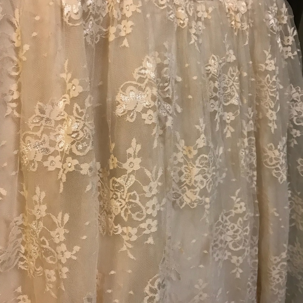 Full length lace dress - Picture 3 of 4